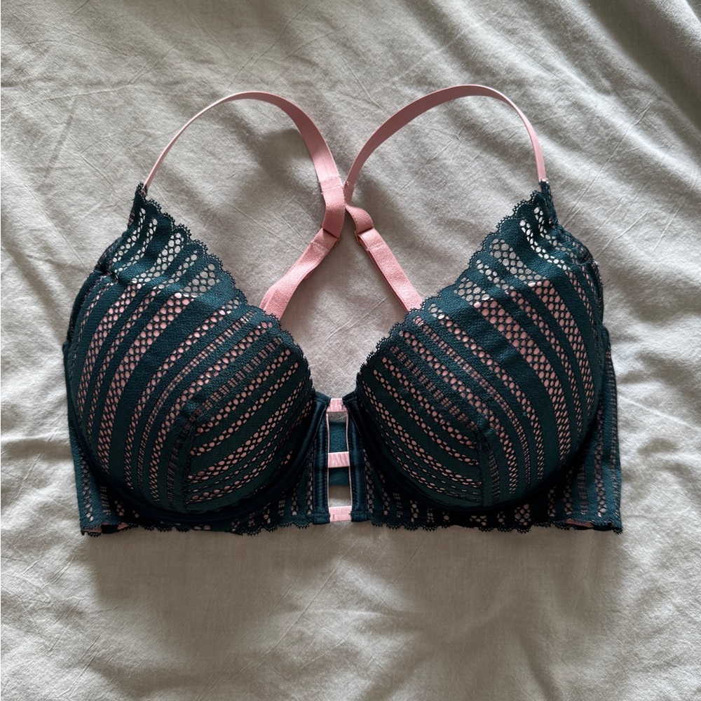 Victoria's Secret NWOT Lace Push up Bra (Removable Pads) 34DD